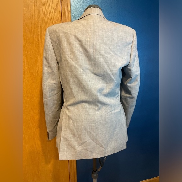 Daks 2 Button Blazer - Picture 2 of 7